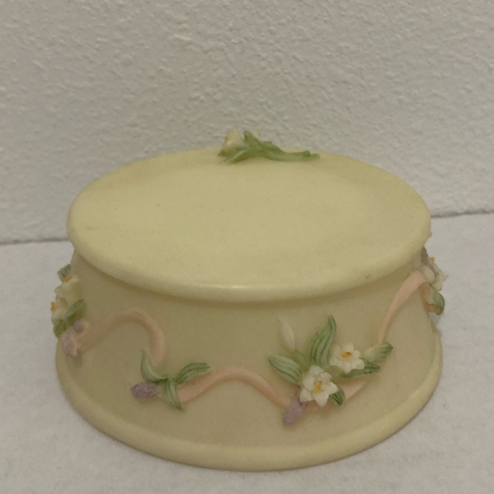 Roman Seraphim Classics Lily ”#84242 Base only